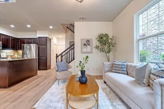 Photo #5: 41110420 Listing 