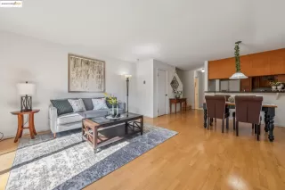 Photo #5: 41110421 Listing 