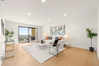 More Details about MLS # 41110466 : 2500 MIRAMAR AVE # 104