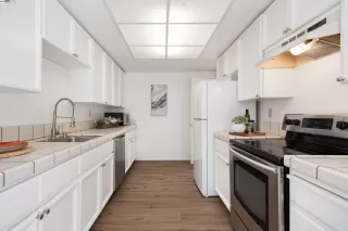 Photo #6: 41110592 Listing