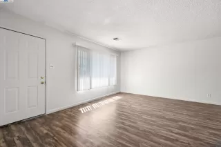 Photo #5: 41110671 Listing 