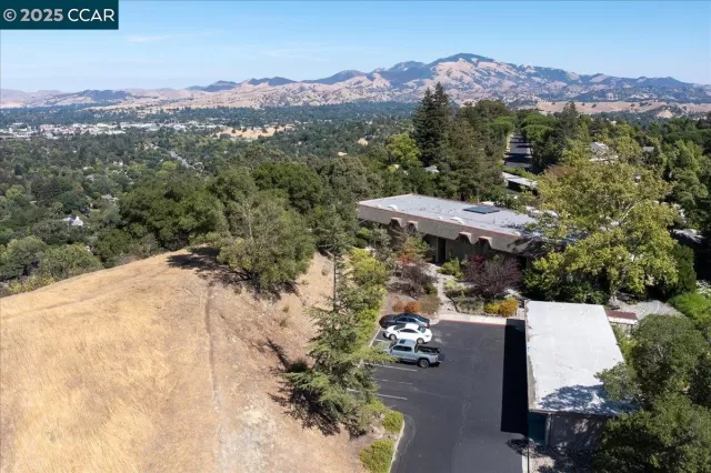 MLS: 41110688 Condo For Sale