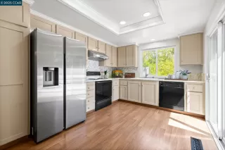 Photo #5: 41110856 Listing 