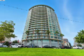 Click for more information on MLS # 41110862 : 1 LAKESIDE DR # 1006 More Details about MLS # 41110862 : 1 LAKESIDE DR # 1006
