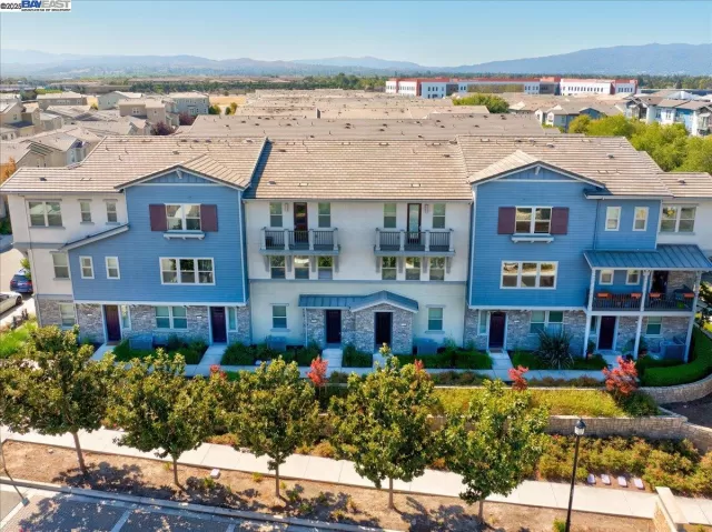 MLS: 41110900 Condo For Sale