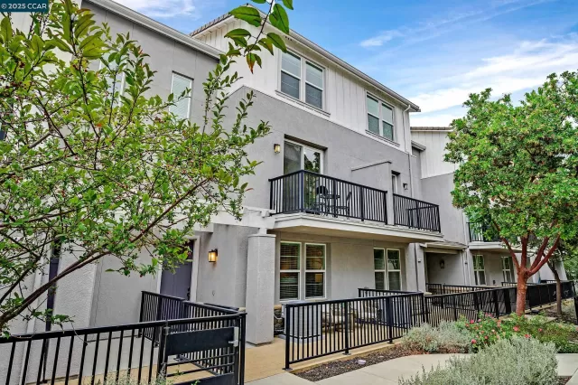 MLS: 41110928 Condo For Sale