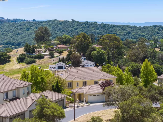 MLS: 41111045 Condo For Sale