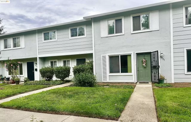 MLS: 41111062 Condo For Sale