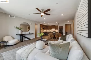 More Details about MLS # 41111094 : 2400 ADELINE ST # 304