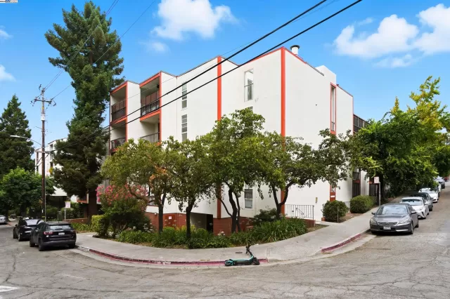 MLS: 41111114 Condo For Sale