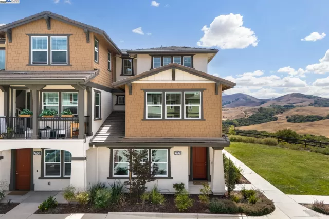 MLS: 41111211 Condo For Sale