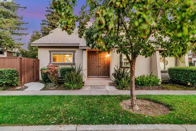 MLS: 41111266 Condo For Sale