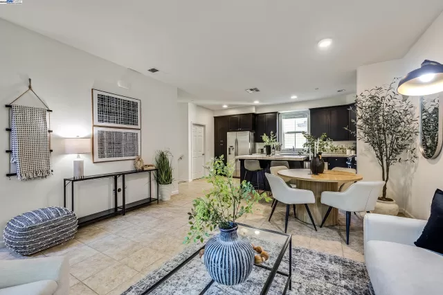 MLS: 41111274 Condo For Sale