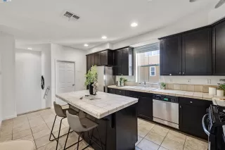 Photo #6: 41111274 Listing