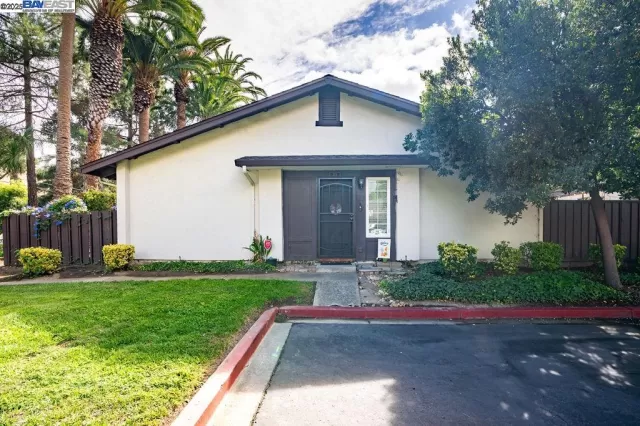 MLS: 41111284 Condo For Sale