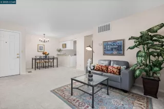 Photo #2: 41111296 Listing