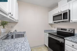 Photo #4: 41111296 Listing