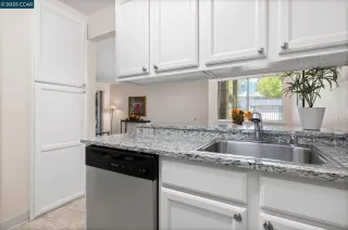 Photo #5: 41111296 Listing