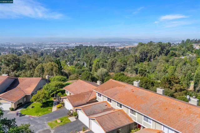 MLS: 41111319 Condo For Sale