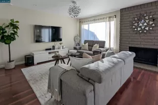 Photo #4: 41111319 Listing