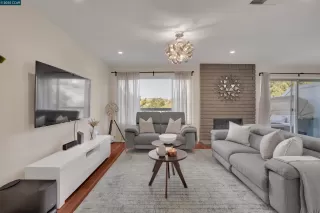 Photo #5: 41111319 Listing