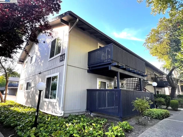 MLS: 41111324 Condo For Sale