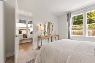 Photo #5: 41111402 Listing