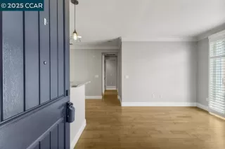 Photo #3: 41111432 Listing