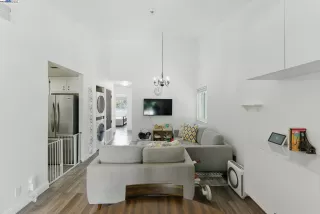 Photo #2: 41111435 Listing