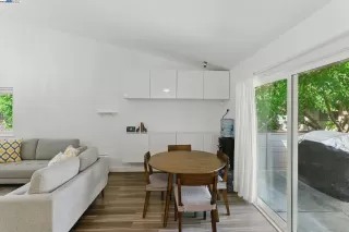 Photo #3: 41111435 Listing