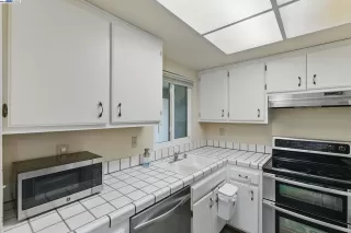 Photo #5: 41111435 Listing