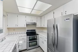 Photo #6: 41111435 Listing