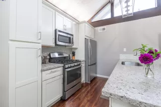 Photo #2: 41111532 Listing