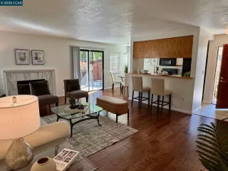 Photo #2: 41111547 Listing