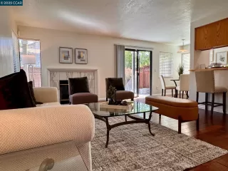 Photo #3: 41111547 Listing