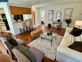 Photo #4: 41111547 Listing