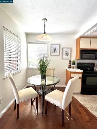 Photo #6: 41111547 Listing