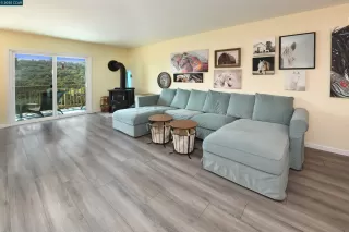 Photo #3: 41111548 Listing