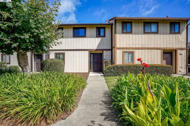 MLS: 41111556 Condo For Sale