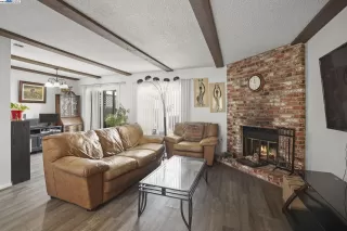 Photo #2: 41111556 Listing 