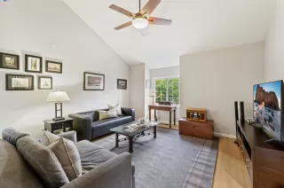 Photo #5: 41111597 Listing