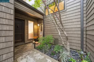 Photo #2: 41111635 Listing