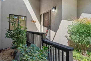 Photo #2: 41111724 Listing