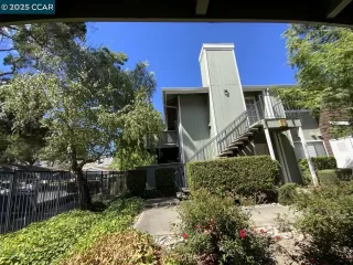 Click for more information on MLS # 41111929 : 205 COMPTON CIR # B More Details about MLS # 41111929 : 205 COMPTON CIR # B