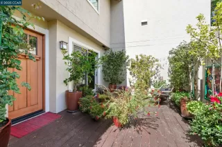 More Details about MLS # 41111960 : 1585 MORAGA WAY