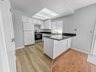 Photo #4: 41111988 Listing