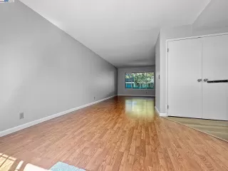 Photo #5: 41111988 Listing