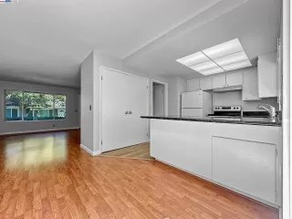 Photo #6: 41111988 Listing