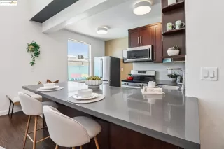 Photo #6: 41112002 Listing