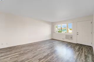 Photo #4: 41112017 Listing 